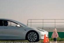 Фото - Tesla потребовала удалить видео, где электрокар сбивает манекены детей