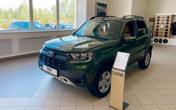 Фото - В автосалонах кончилась Lada Niva Travel. Дилеры рассказали подробности