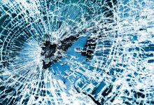 Фото - В Смоленске мужчина разбил стекла у 12 припаркованных автомобилей