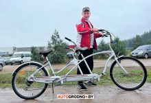 Фото - Комбайнер из Белоруссии организовал велотакси на тандеме у польской границы